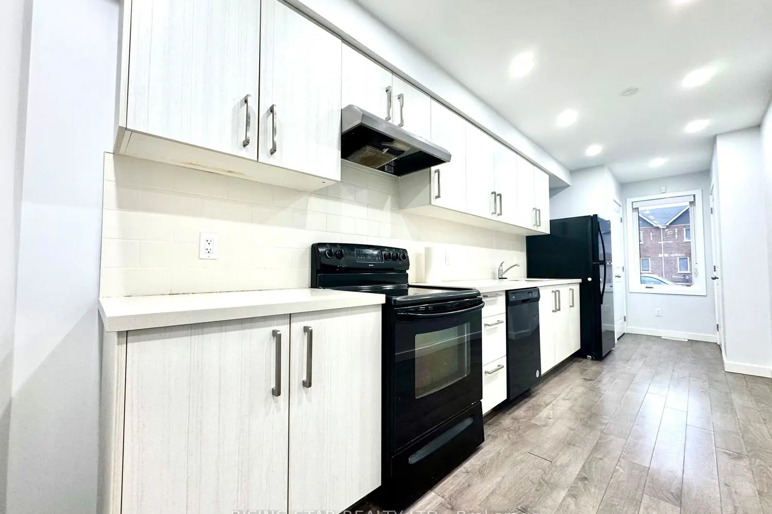 403 Chaffey Street photo 3