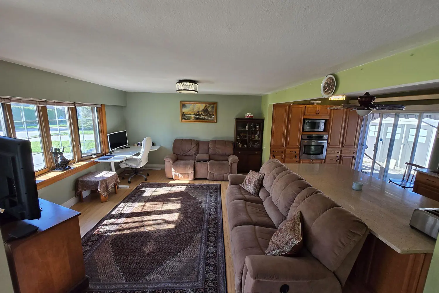 601 Conacher Drive photo 4