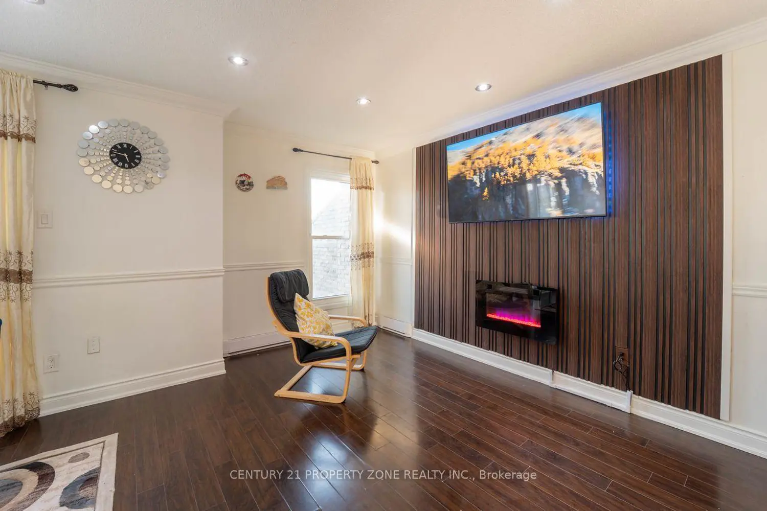 6860 Glen Erin Drive 19 photo 4
