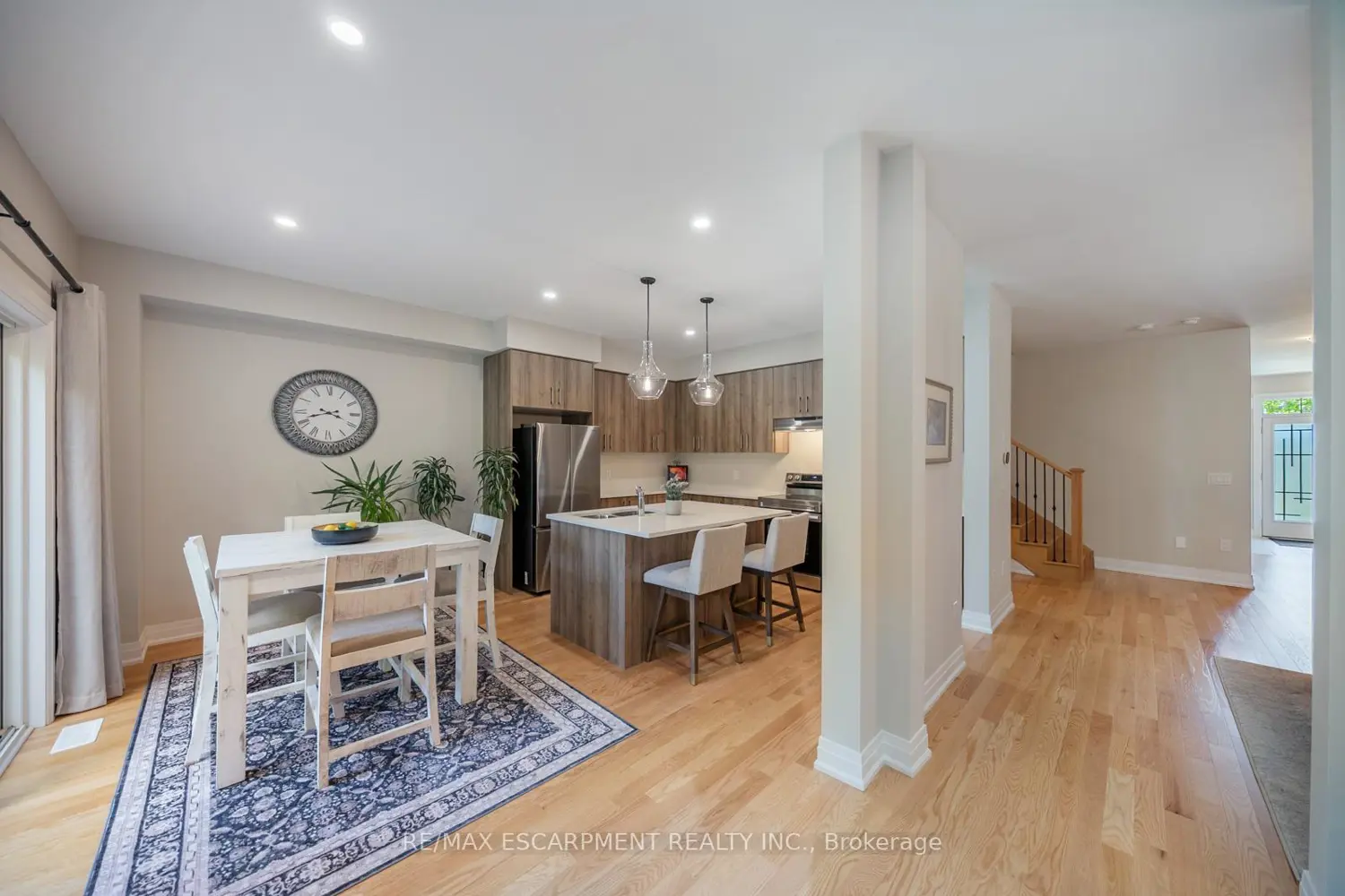 465 Adelaide Street photo 3