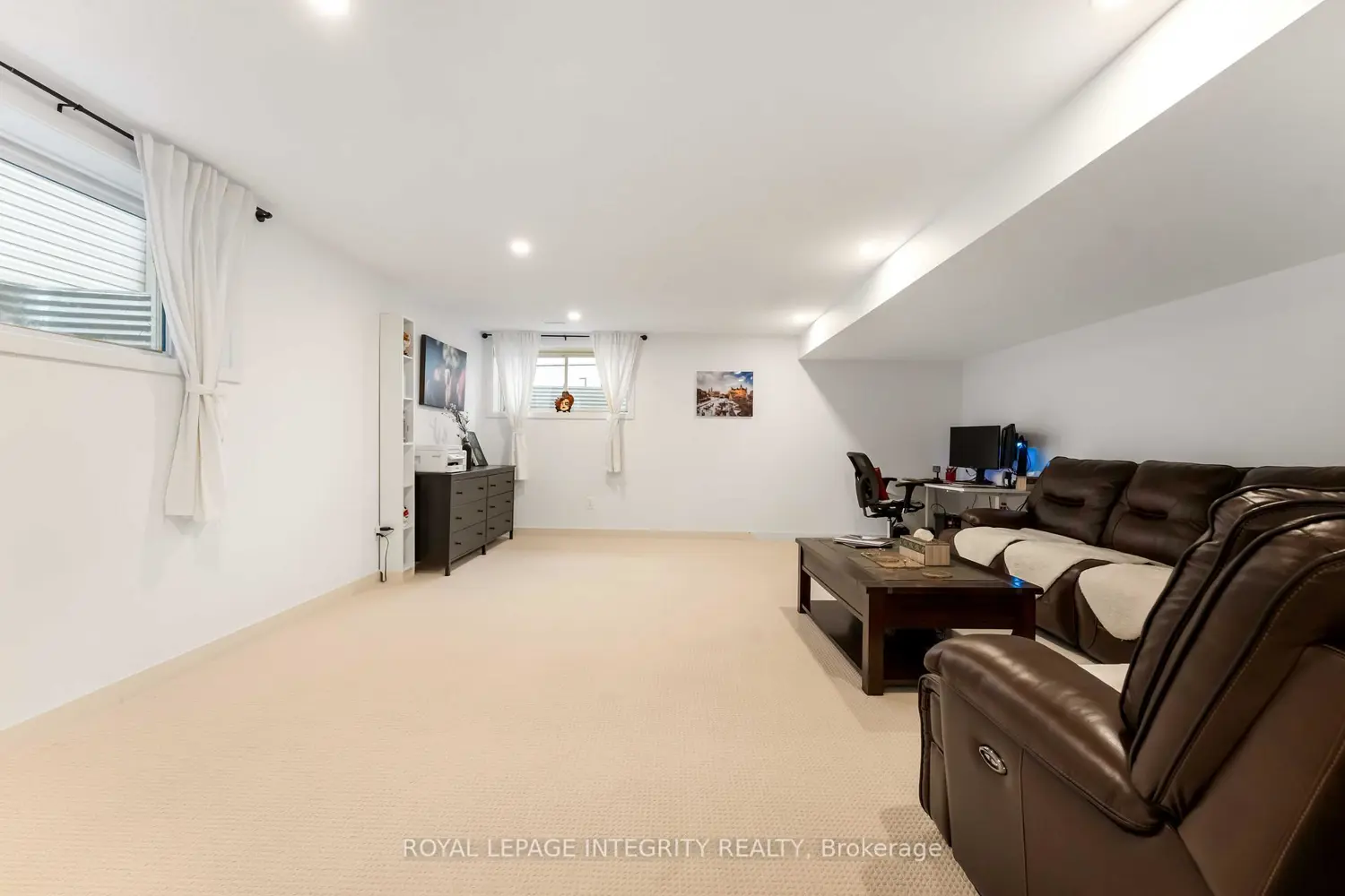 Additional image 15 of 221 Finsbury Avenue