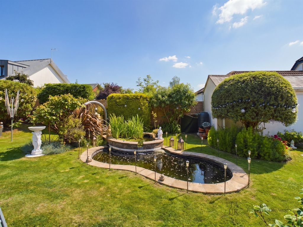 Additional image 4 of 5 bed detached house for saleHavant Road, Hayling Island PO11