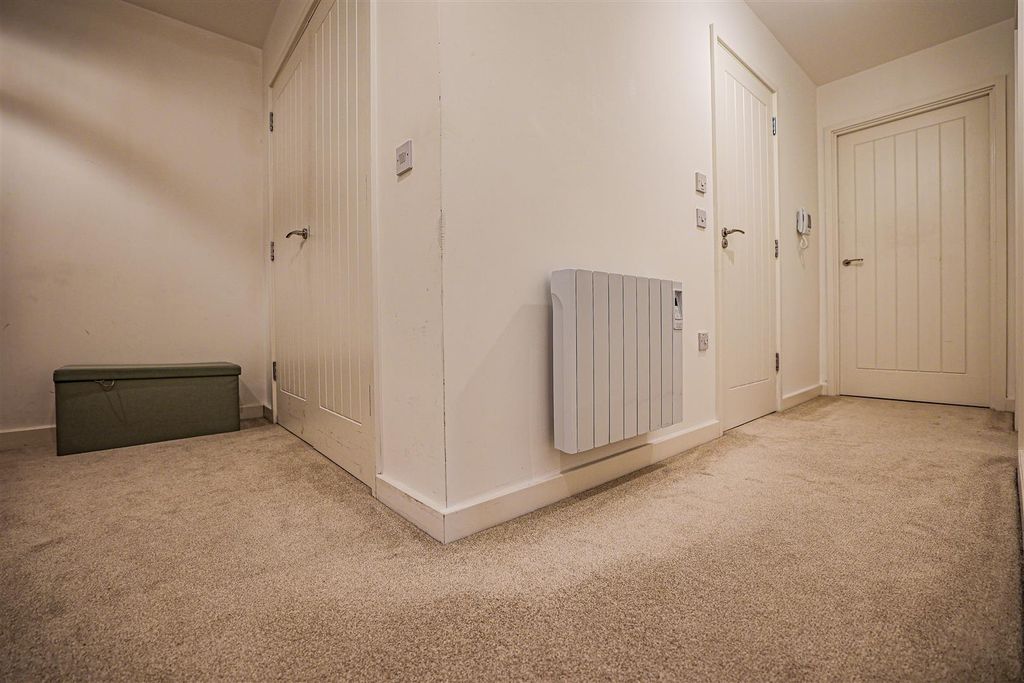 Additional image 8 of 2 bed flat for saleFrogmore Road, Hemel Hempstead HP3