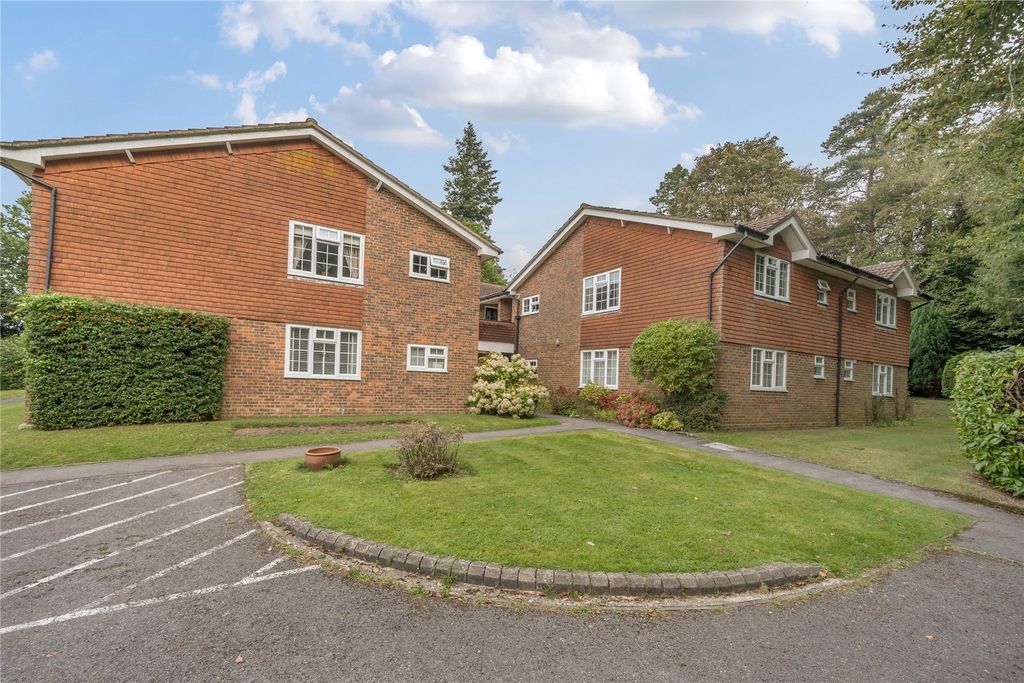 Additional image 6 of 1 bed flat for saleHindhead, Surrey GU26