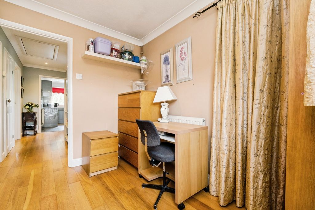 Additional image 18 of 2 bed maisonette for saleHurstlands Close, Hornchurch RM11