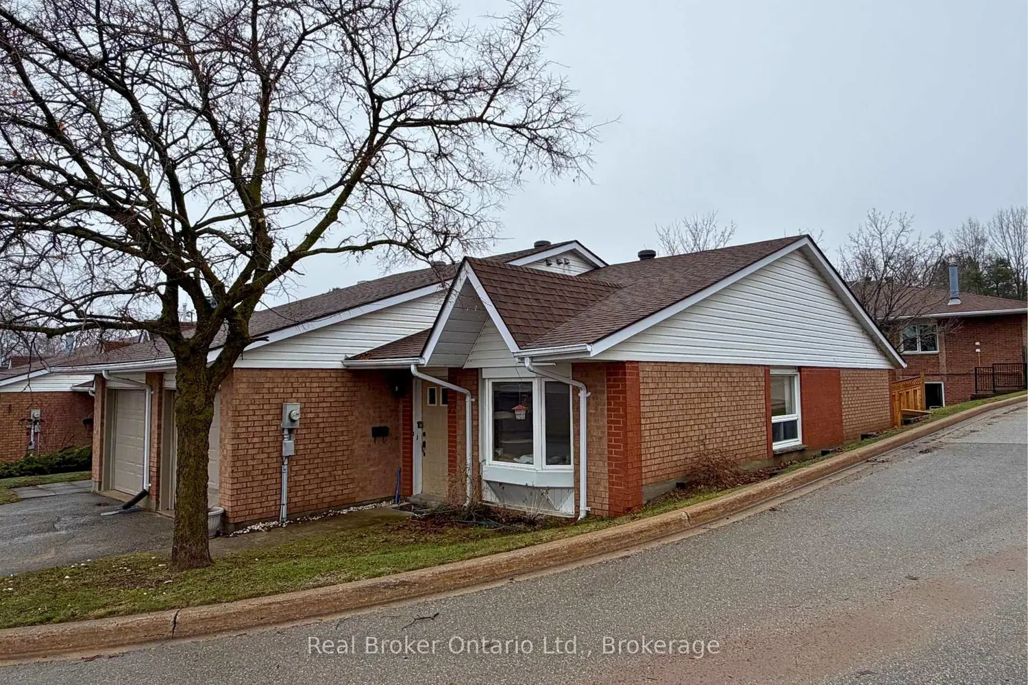 696 King Street 72