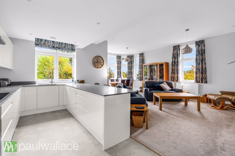Additional image 5 of 2 bed flat for saleUpper Marsh Lane, Hoddesdon EN11