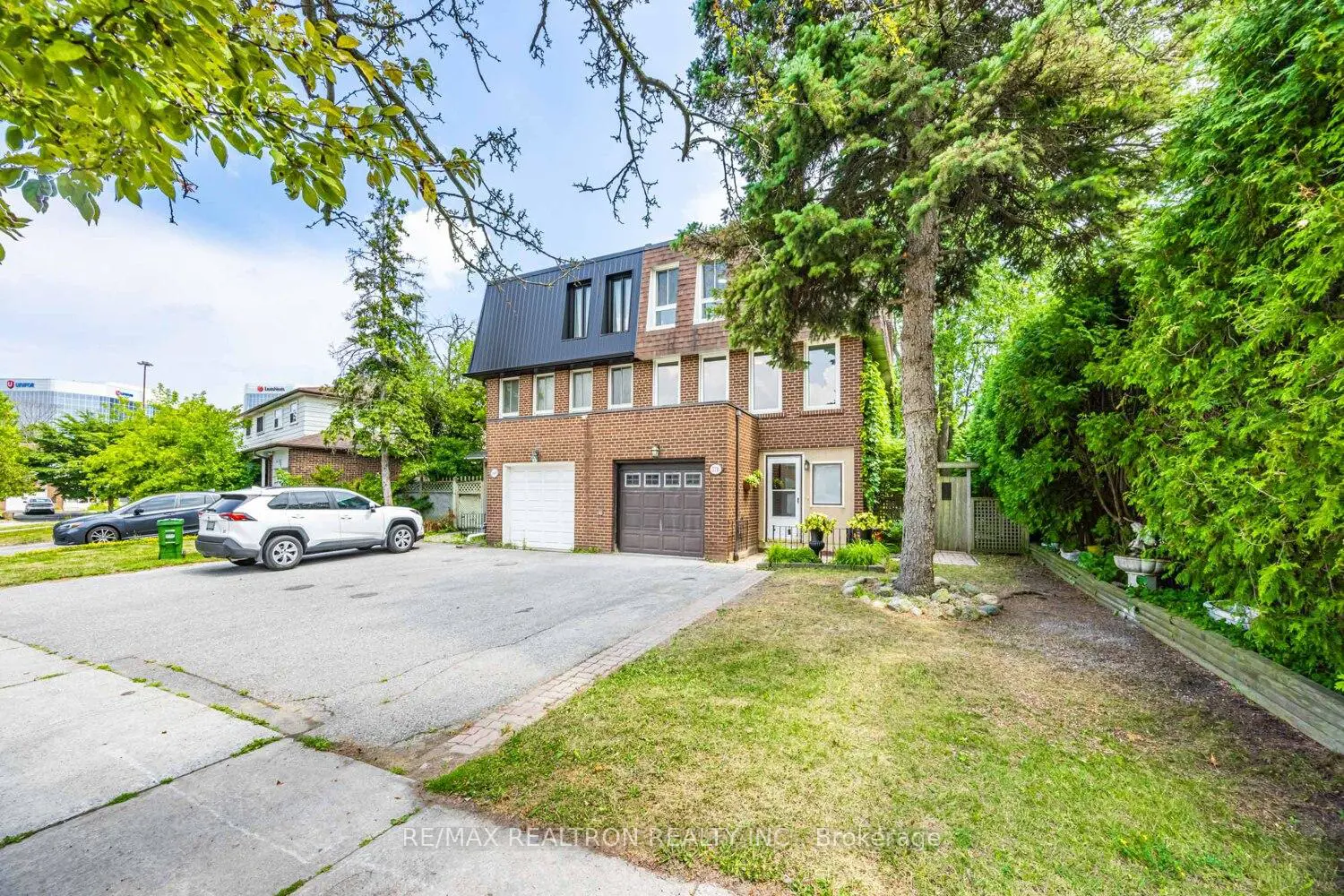 171 Sexton Crescent