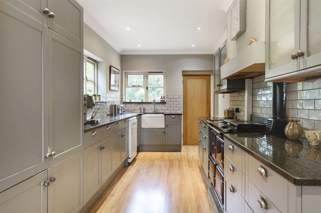 Additional image 9 of 5 bed detached house for saleWimlands Lane, Faygate RH12