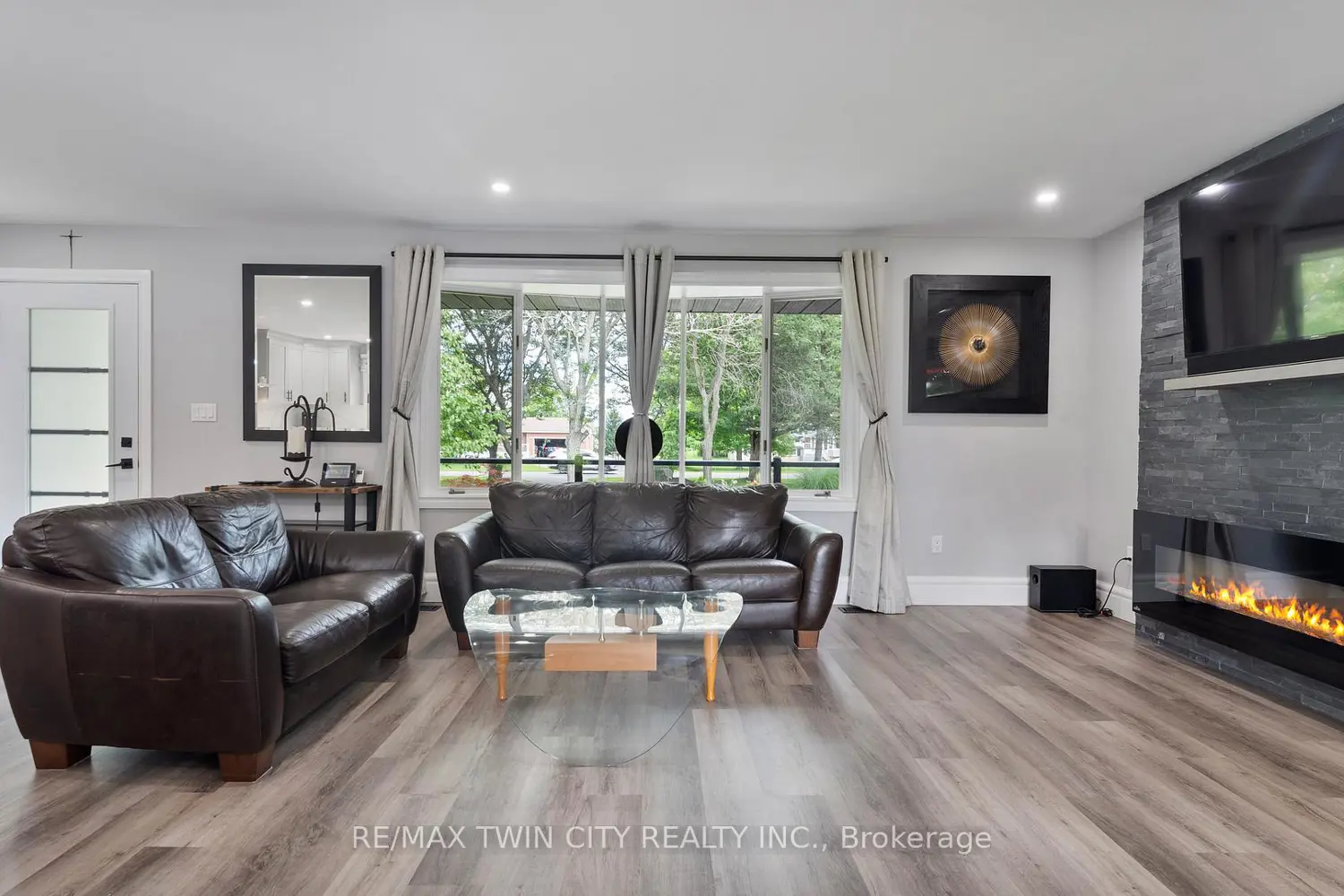 1651 Villa Nova Road photo 3