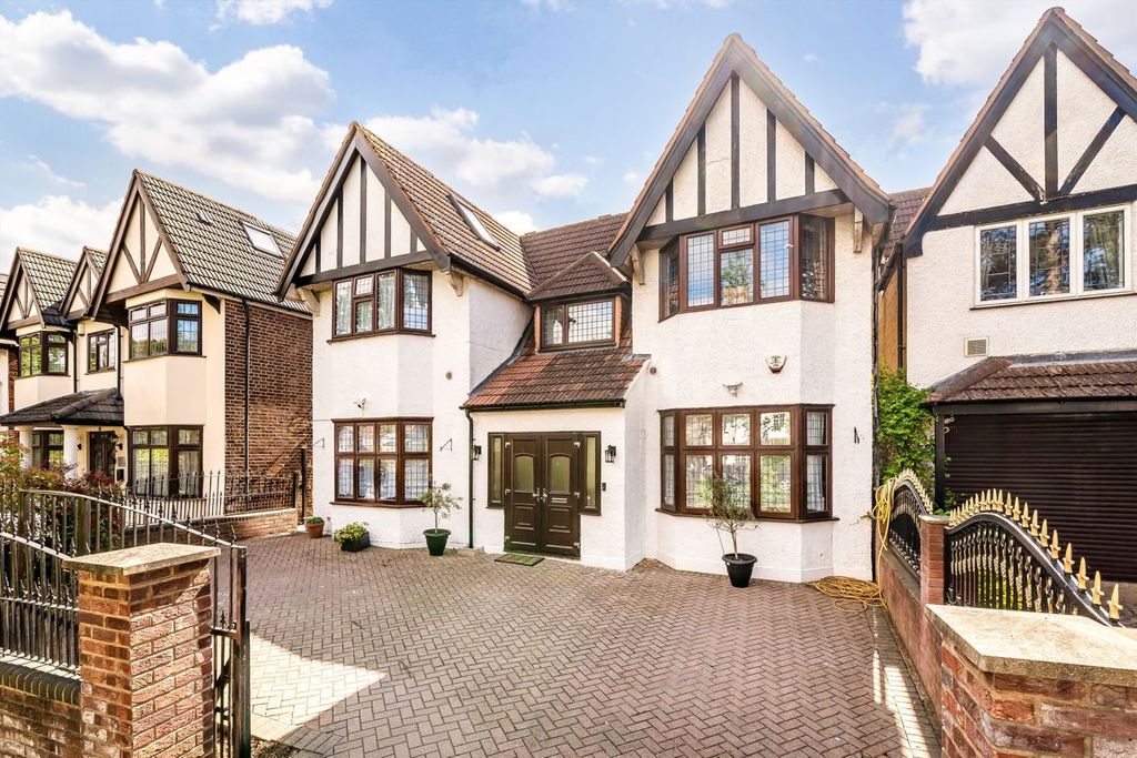 6 bed detached house for saleJersey Road, Hounslow TW5