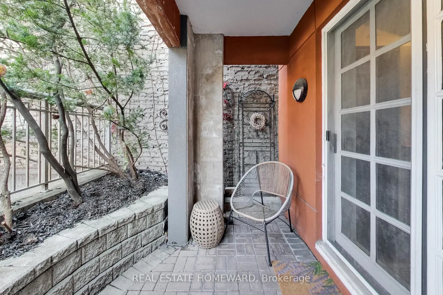 Additional image 5 of 2371 Queen Street 101