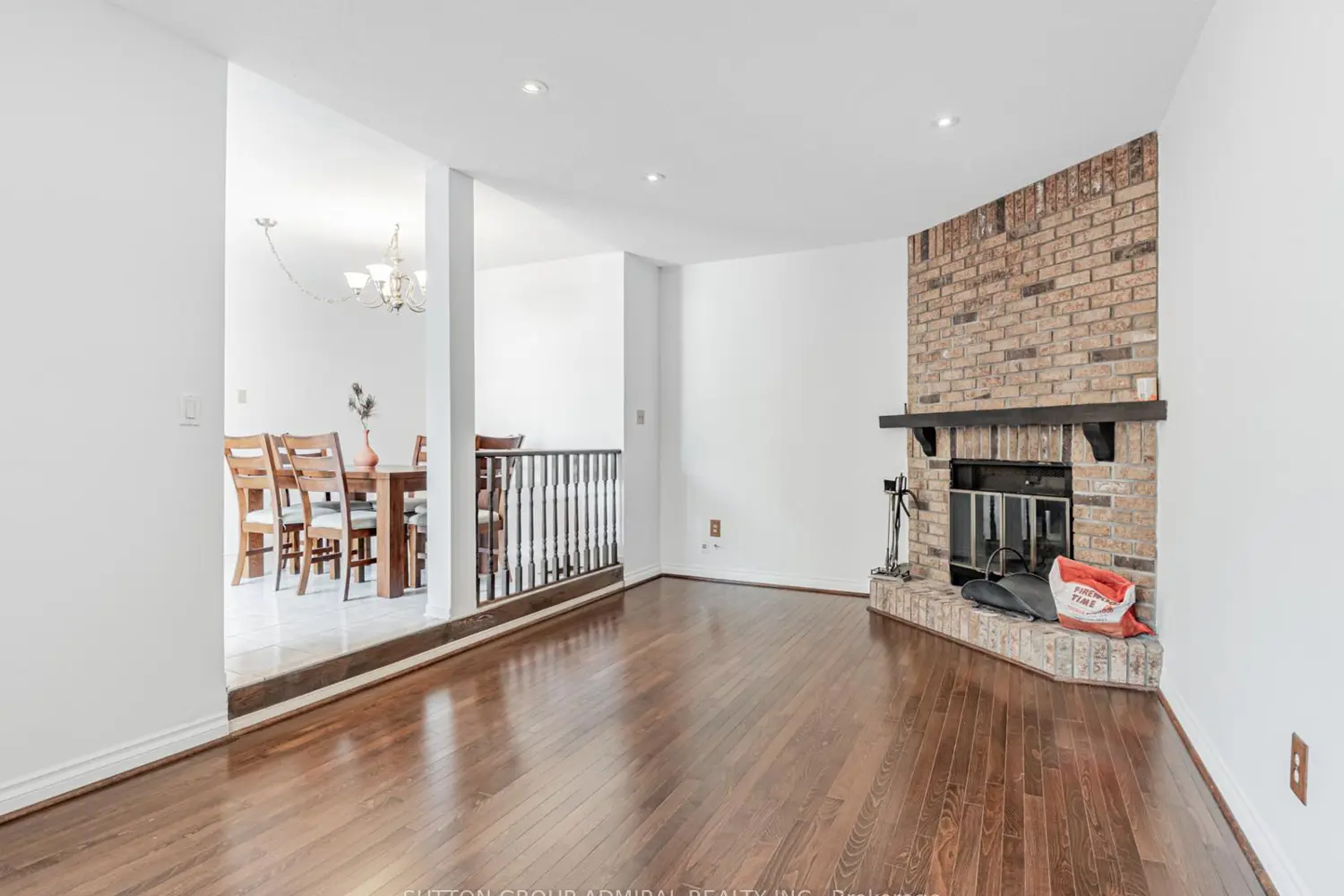 98 Rosedale Heights Drive photo 4