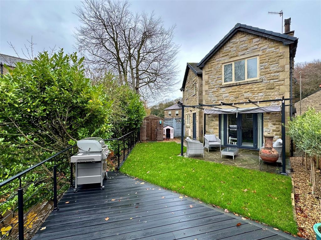 4 bed detached house for saleGoyt Place, Whaley Bridge, High Peak SK23