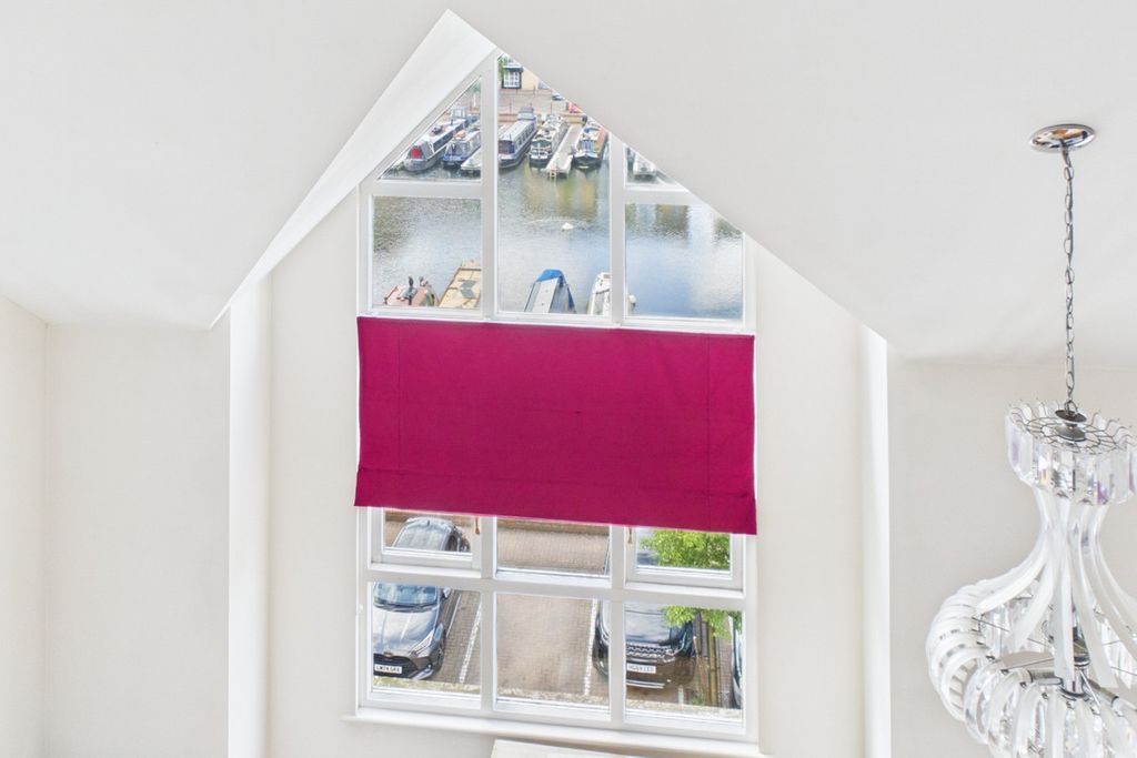 Additional image 17 of 3 bed flat for saleStephenson Wharf, Hemel Hempstead HP3