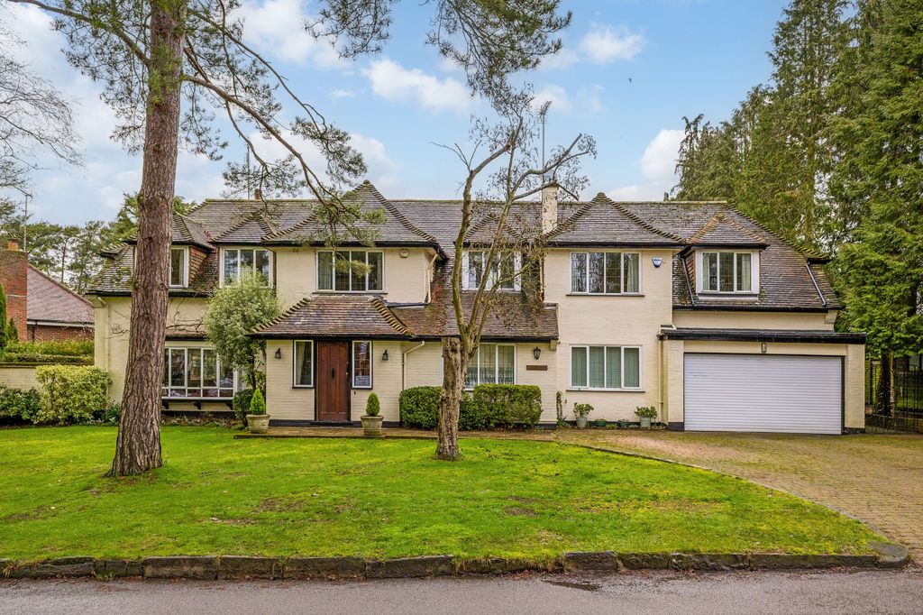 5 bed detached house for saleWest Common Way, Harpenden, Hertfordshire AL5
