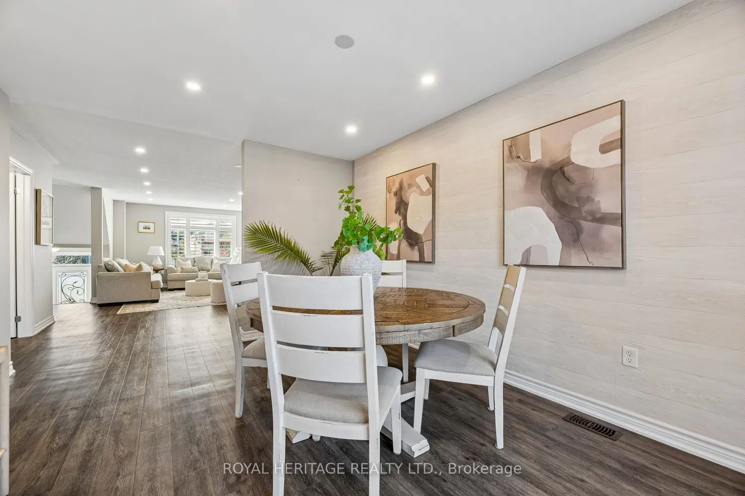 54 Streathern Way photo 5