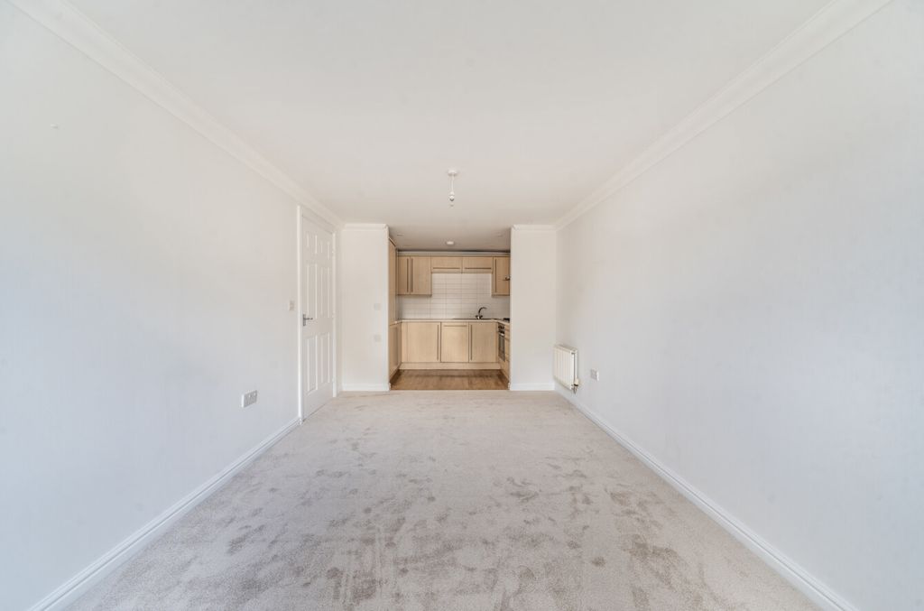 Additional image 3 of 2 bed flat for saleHaslemere, Surrey GU27