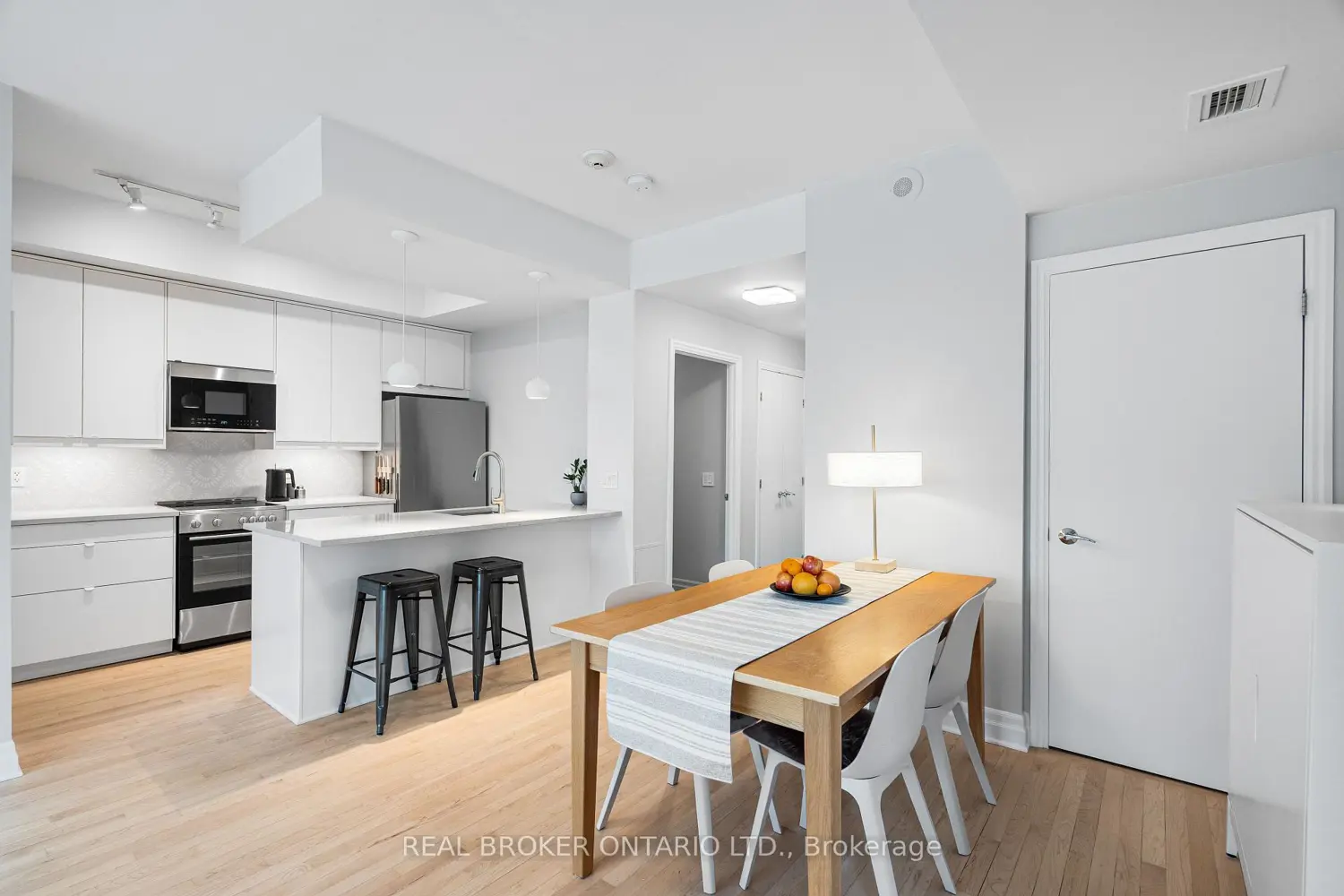Additional image 4 of 235 Kent Street 810