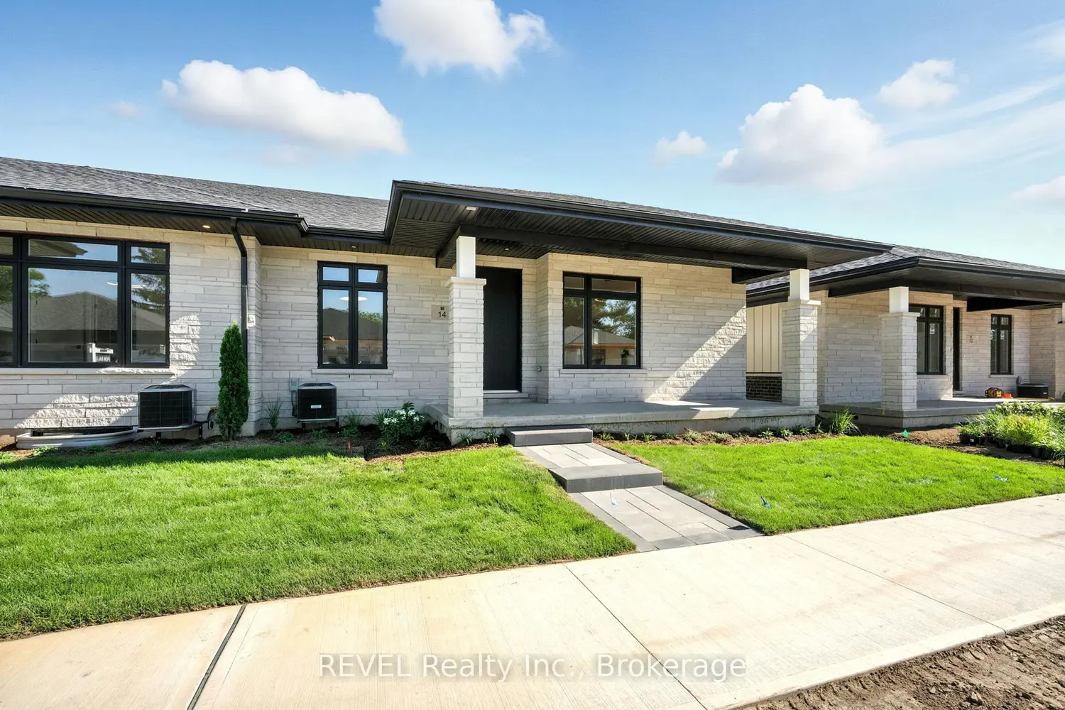 11 Accursi Crescent photo 2