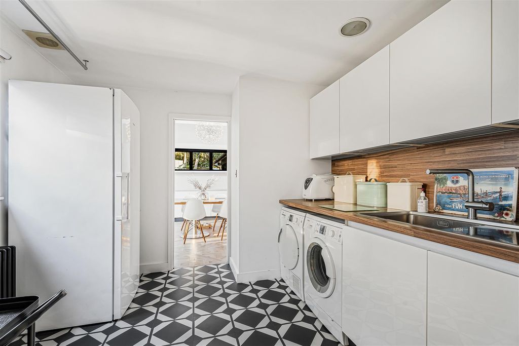 Additional image 35 of 4 bed detached bungalow for saleWatermill Lane, Hertford SG14