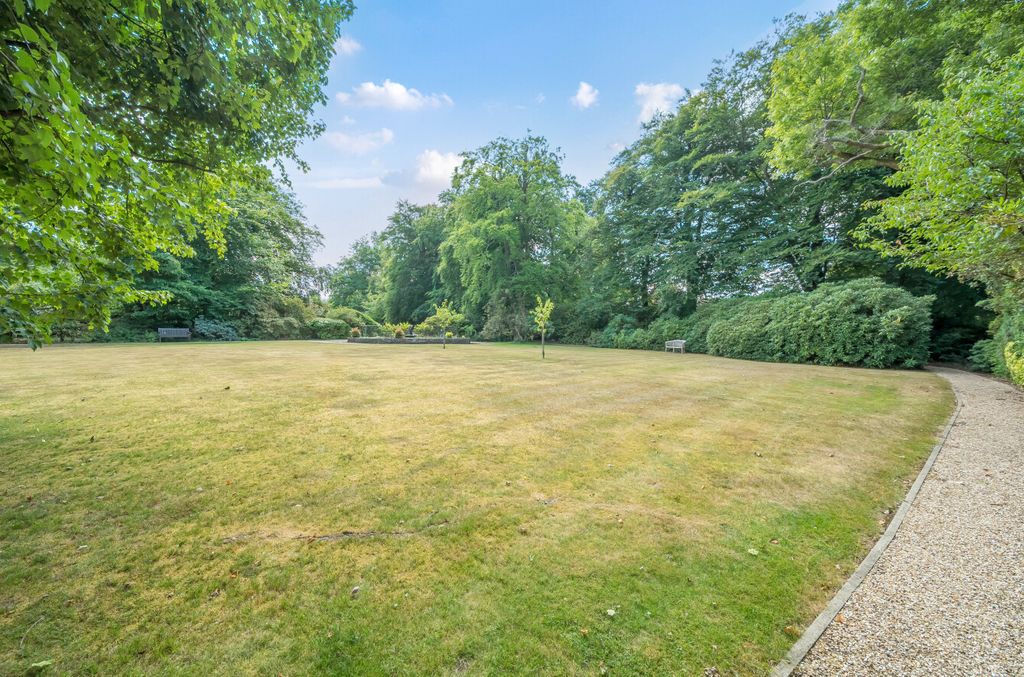 Additional image 19 of 3 bed flat for saleHindhead, Surrey GU26