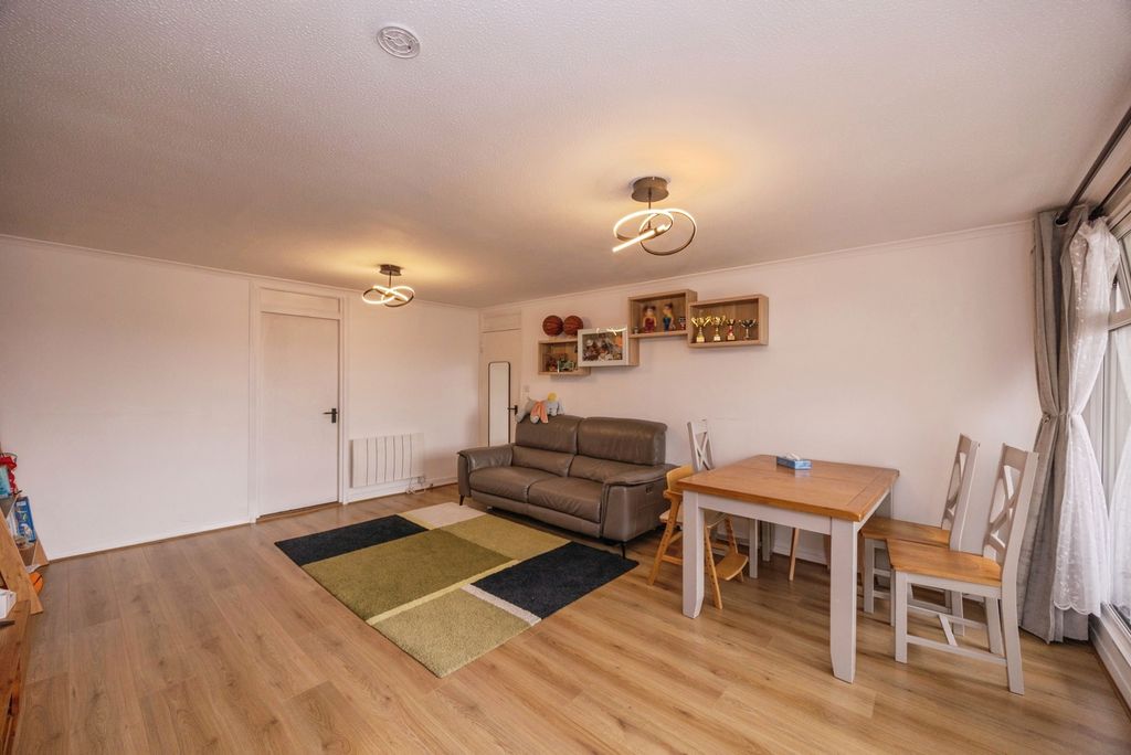 Additional image 9 of 3 bed flat for saleChidham Close, Havant, Hampshire PO9