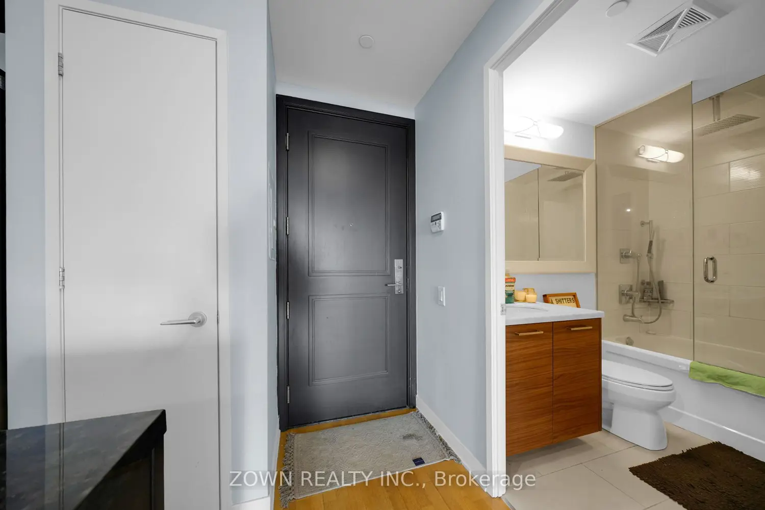 88 Park Lawn Road 1002 photo 5