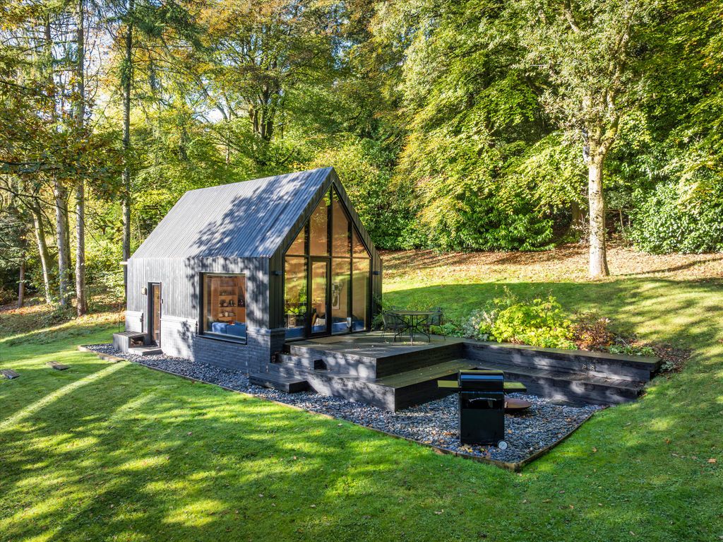 Additional image 30 of 5 bed detached house for saleHindhead Road, Haslemere, Surrey GU27