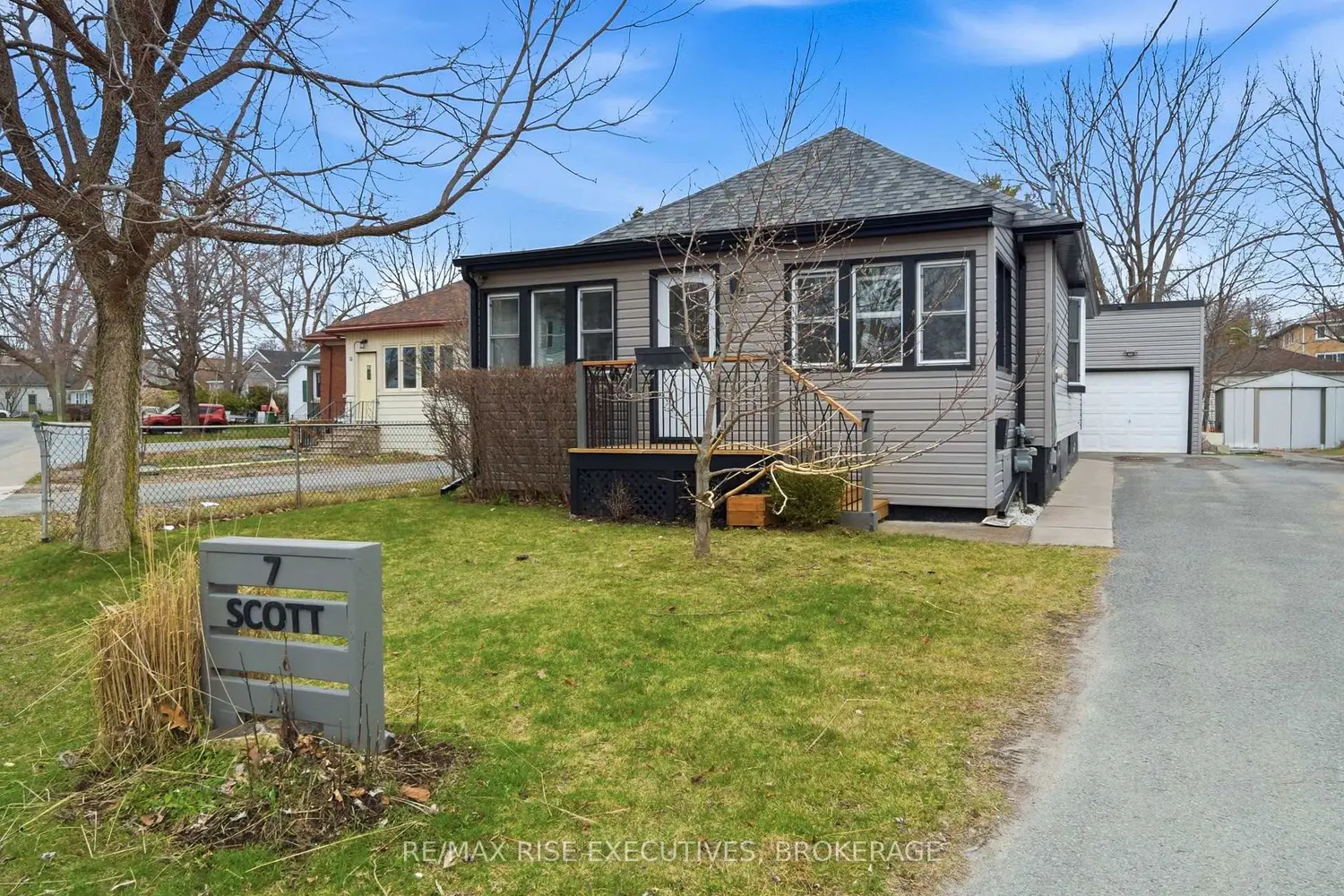 7 Scott Street