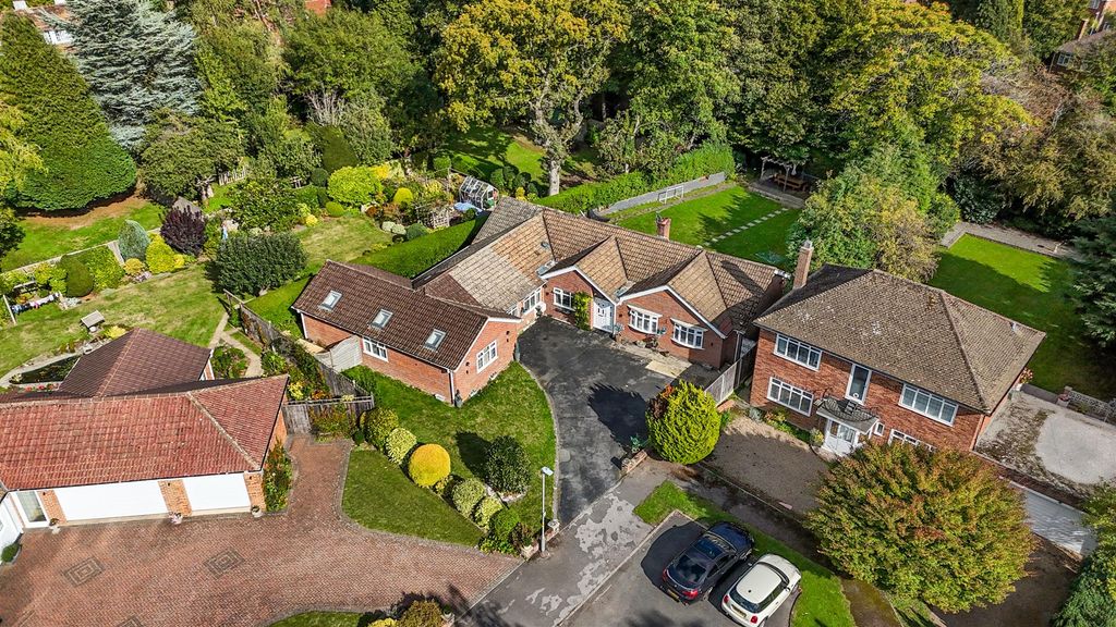 Additional image 8 of 6 bed detached house for saleMerlewood Close, High Wycombe HP11
