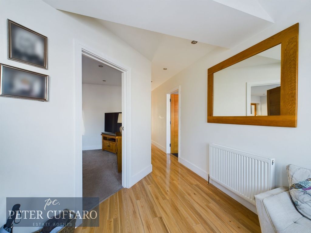 Additional image 5 of 5 bed semi-detached house for saleDanemead, Hoddesdon EN11