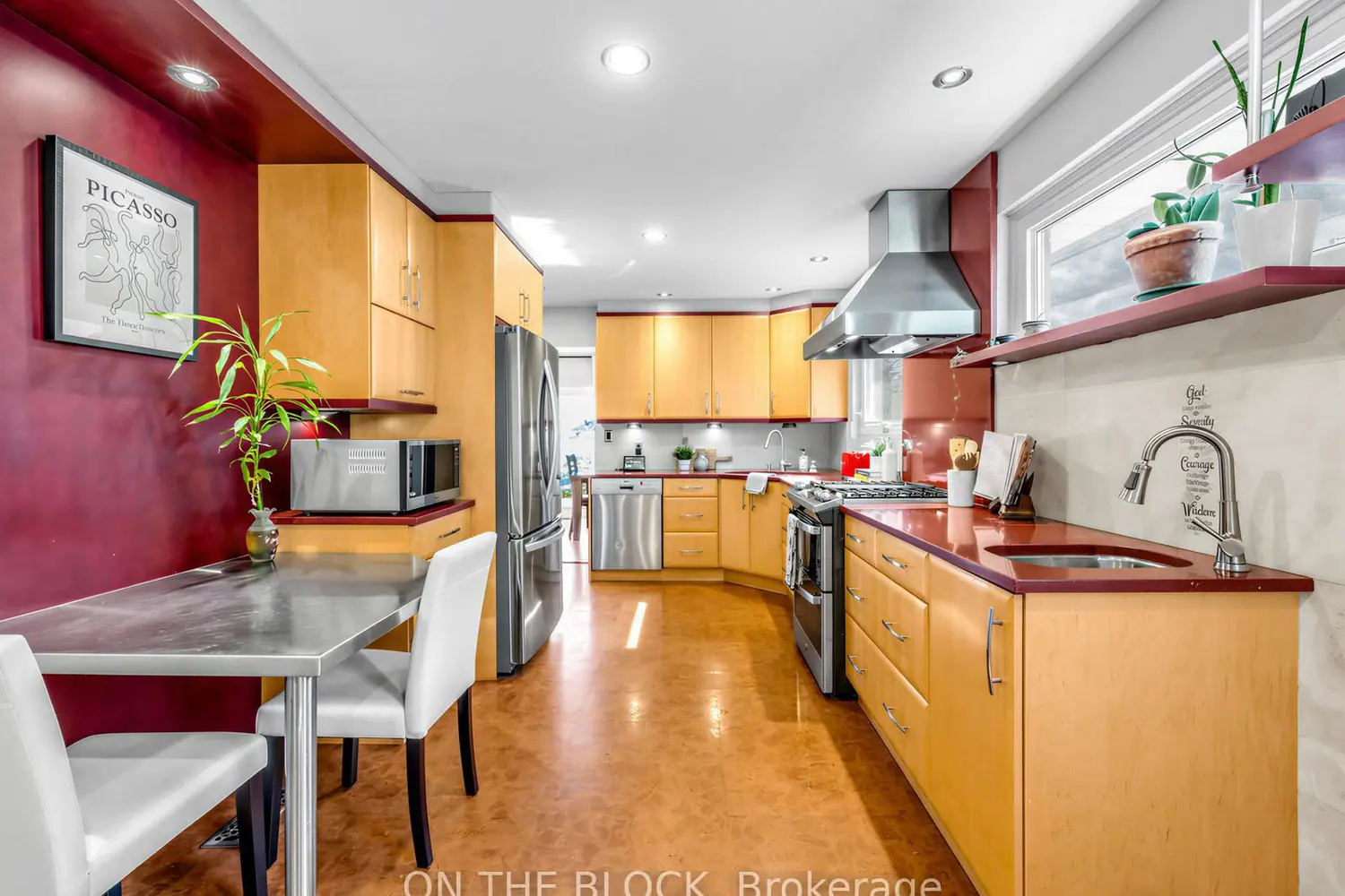 41 Eastlea Crescent photo 5
