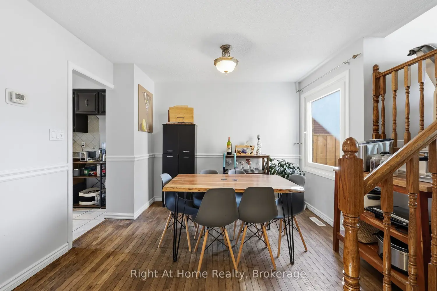 136 Elderwood Place photo 3
