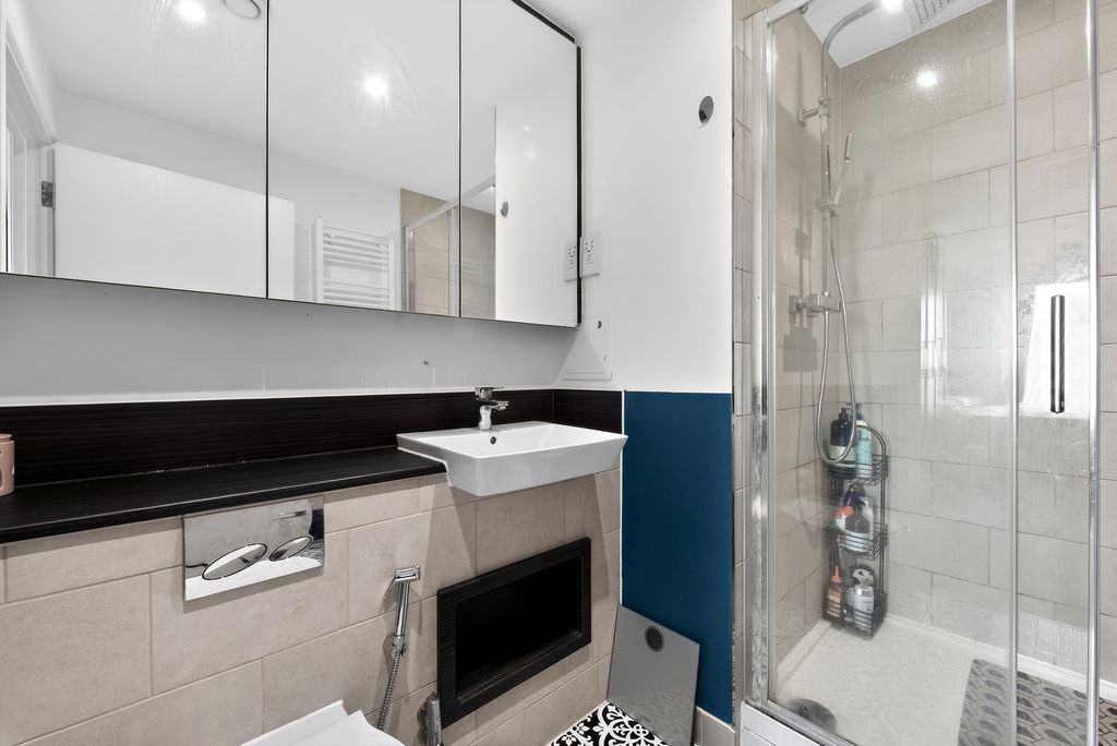 Additional image 12 of 3 bed flat for saleAlexandra Road, Hounslow TW3