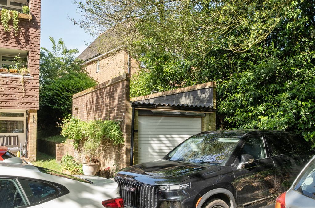 Additional image 15 of 3 bed flat for saleHeather Way, Hindhead, Surrey GU26