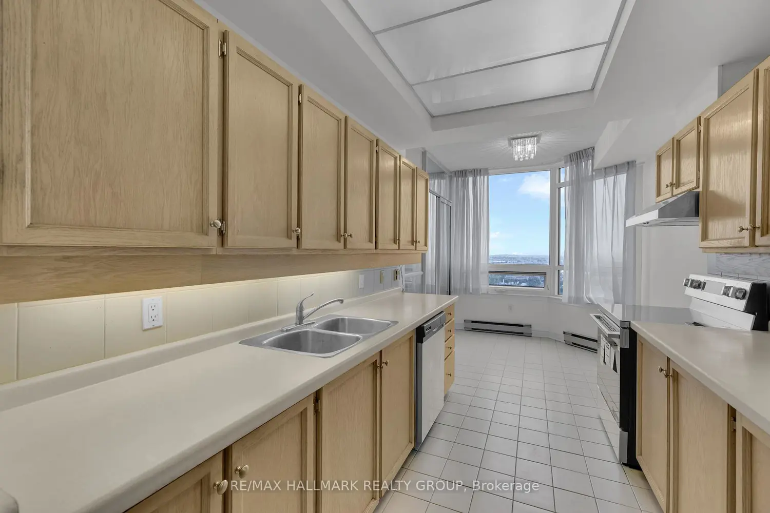 1480 Riverside Drive 2204 photo 3