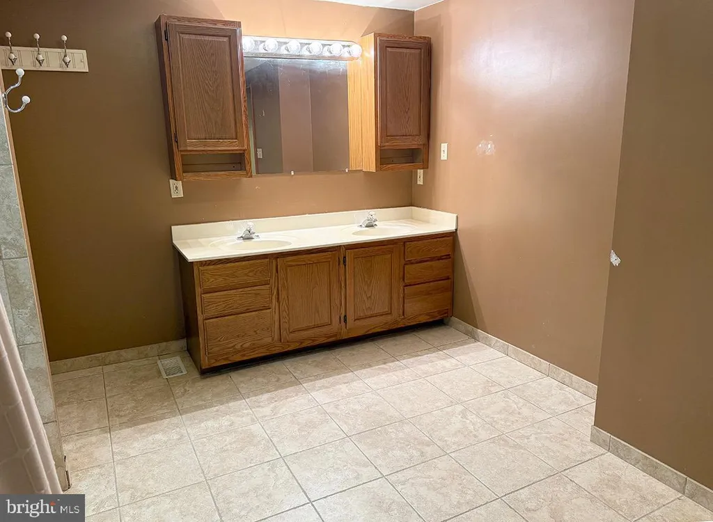 Additional image 19 of 233 N 5th Street, Newport, PA 17074