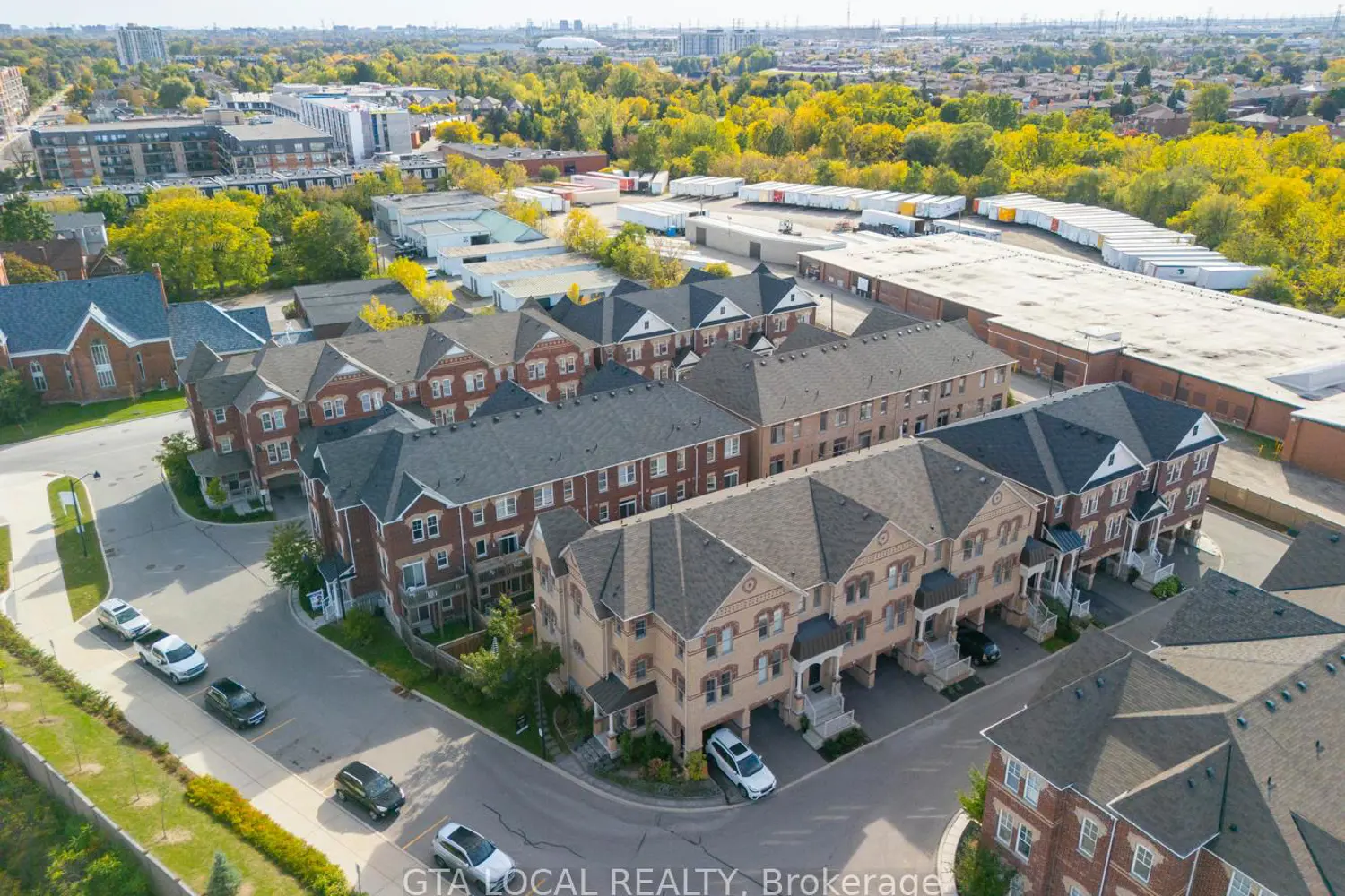 10 Porter Avenue 31 photo 4