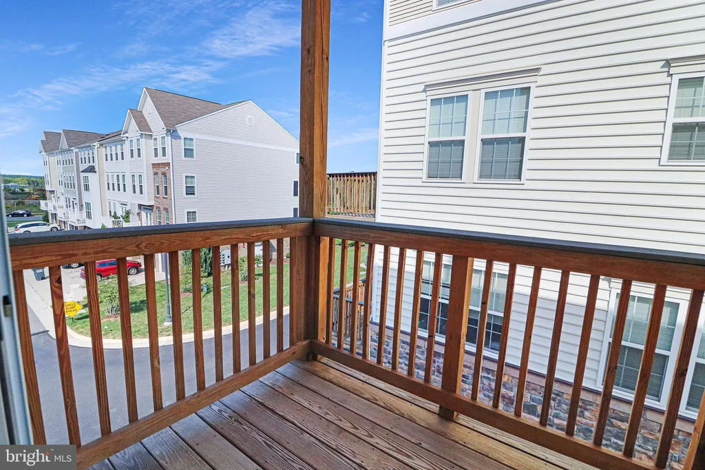 24620 Byrne Meadow Square Unit 300, Aldie, VA 20105