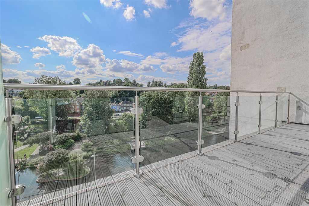 Additional image 24 of 3 bed flat for saleWaterhouse Street, Hemel Hempstead HP1