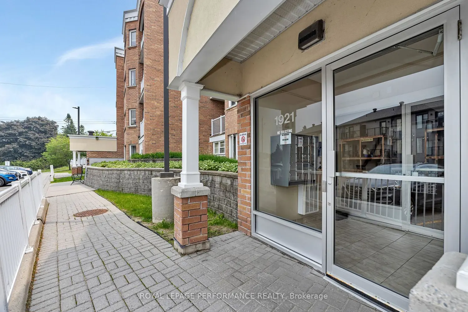 1921 St Joseph Boulevard 203 photo 3