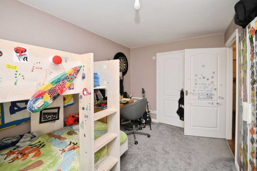 Additional image 12 of 2 bed flat for saleSalisbury Road, Hoddesdon EN11