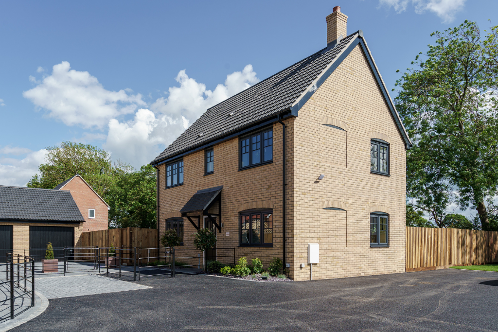 3 bed detached house for saleHarleston IP20
