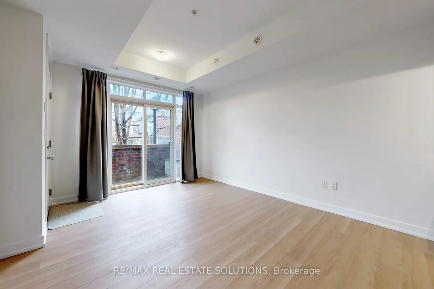 Additional image 8 of 140 Broadview Avenue 59