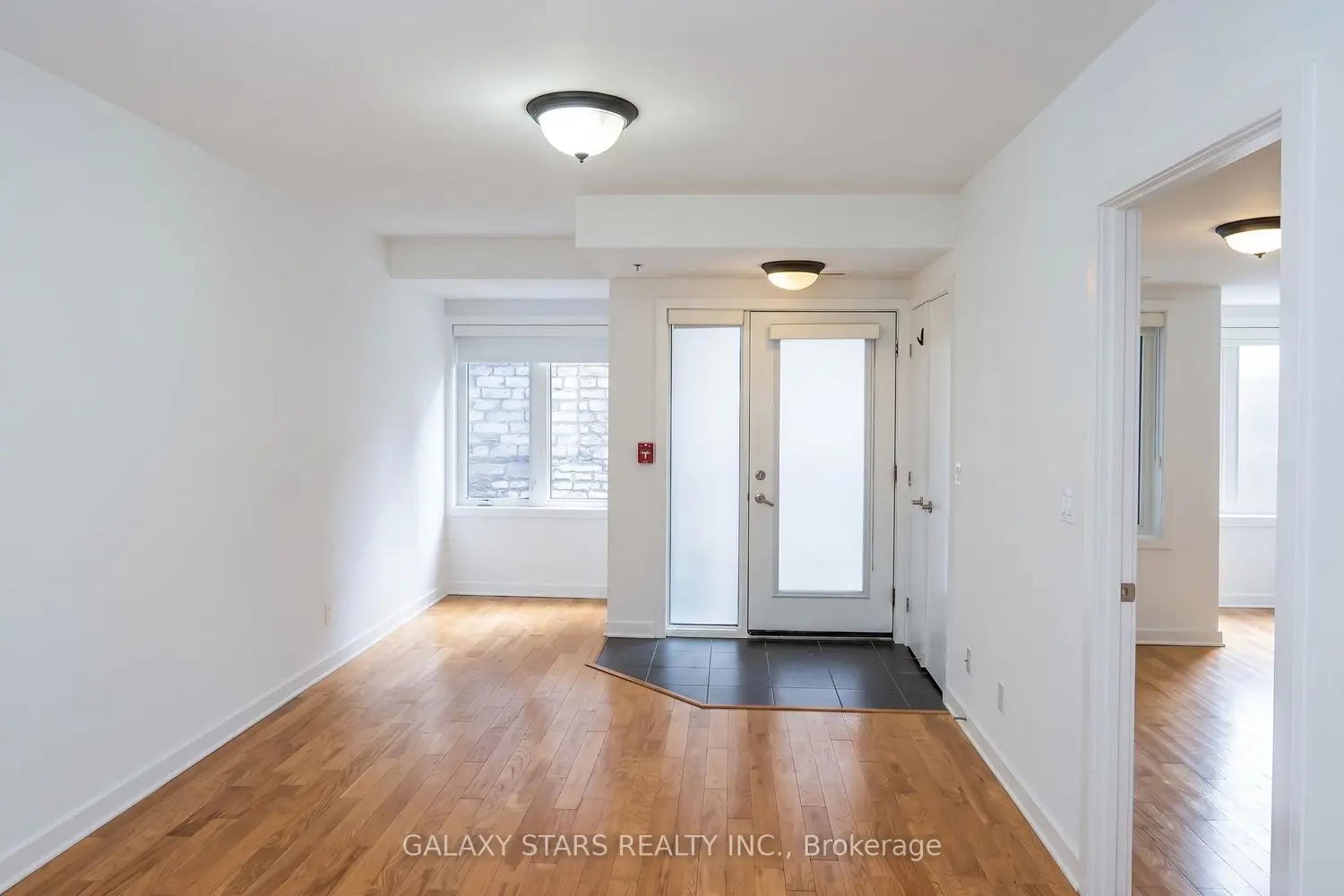 458D King Edward Avenue 209 photo 3