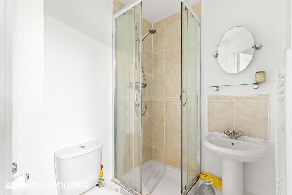 Additional image 8 of 2 bed flat for saleTaverners Way, Hoddesdon EN11