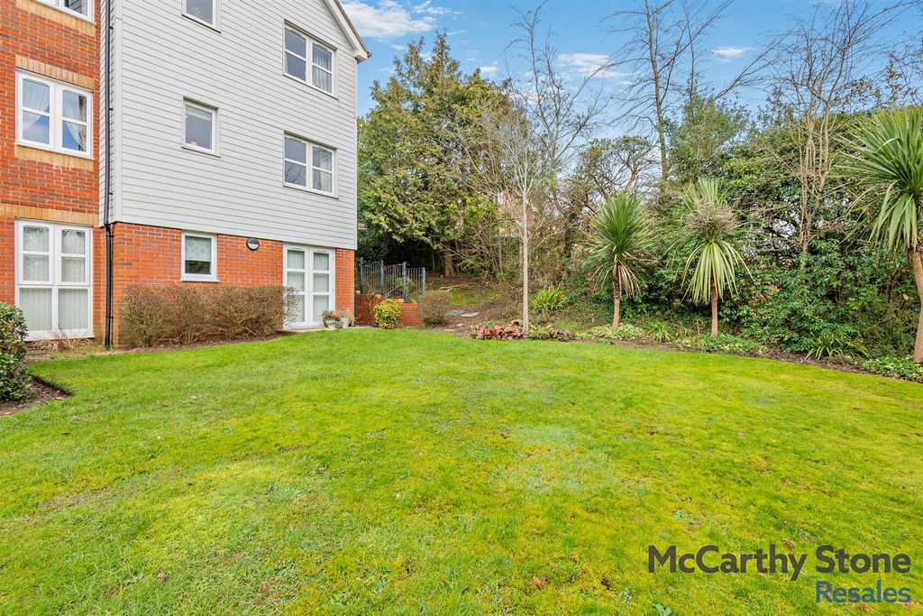 1 bed flat for saleRidgeway Court, Mutton Hall Hill, Heathfield TN21