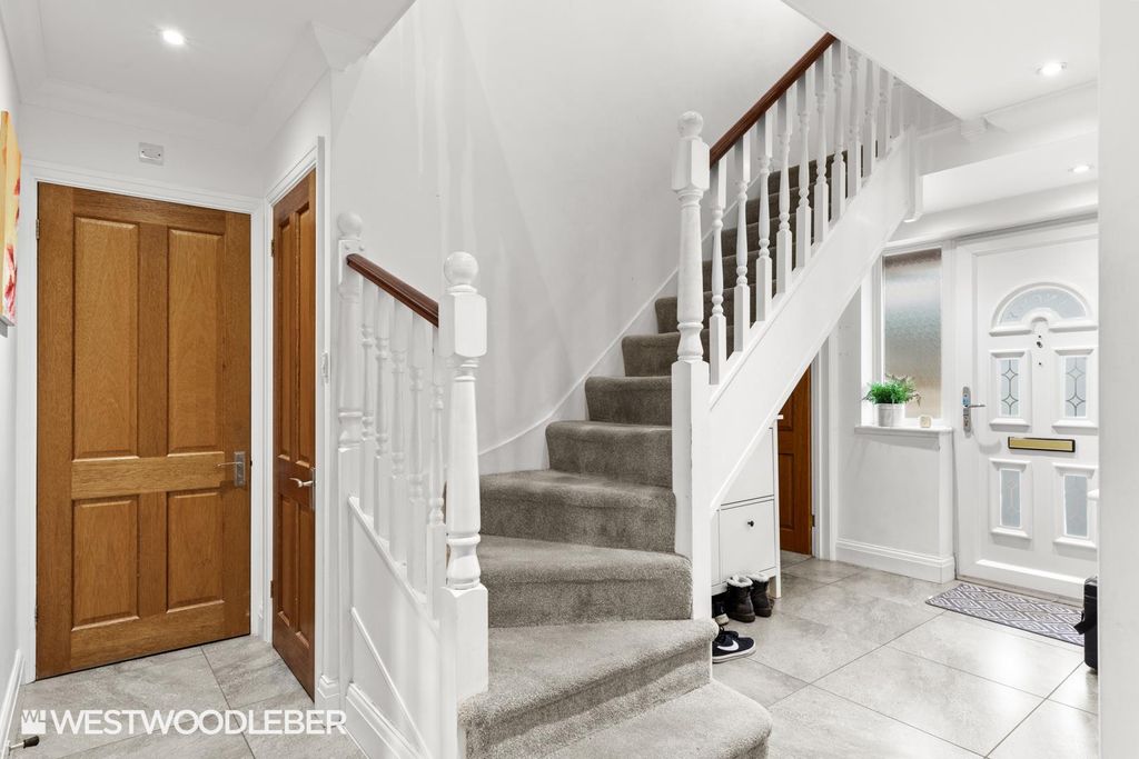 Additional image 14 of 4 bed detached house for saleDerby Road, Hoddesdon EN11