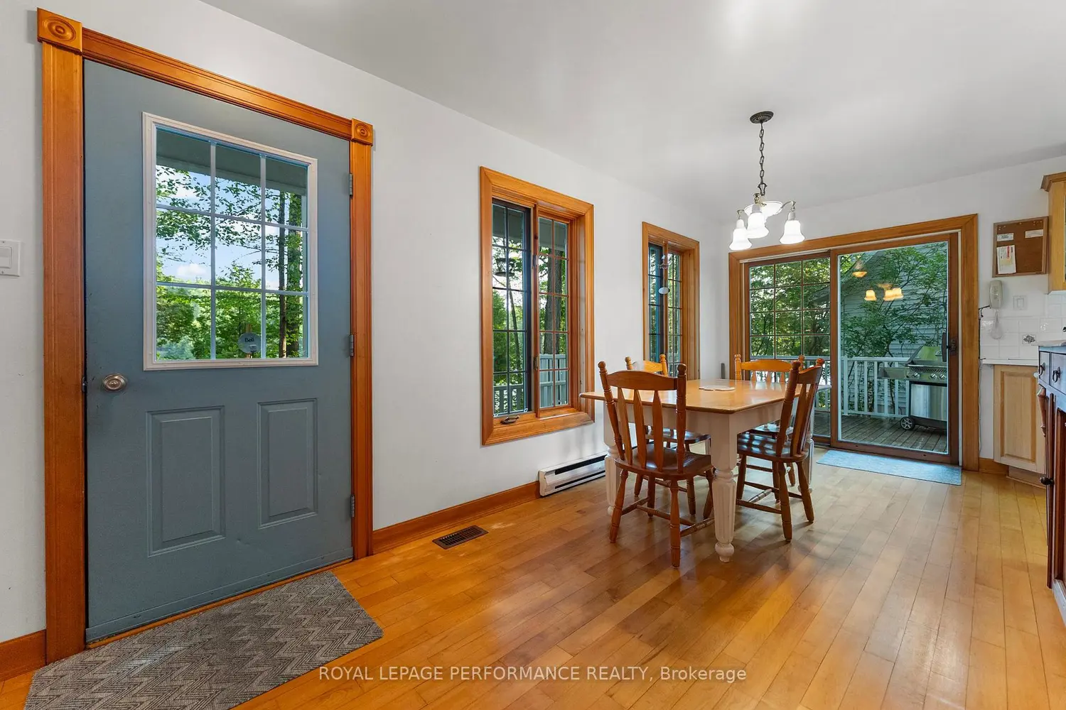 82 Rosebrugh Road photo 5